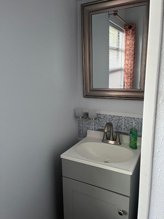 Single Room With Twin Bed On Private Property Eustis Exterior foto
